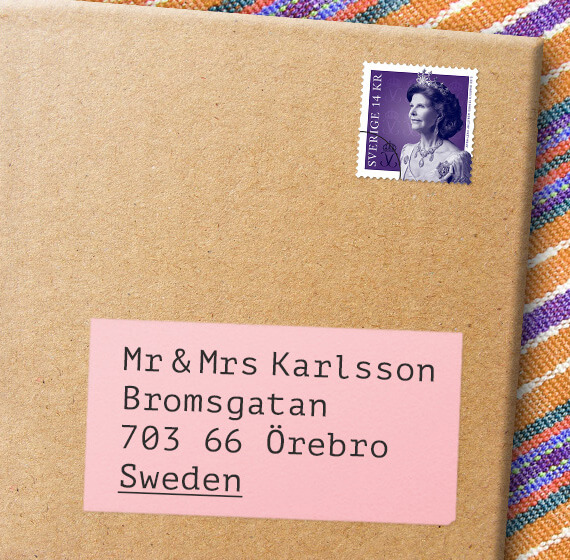 Brev med texten: Mr & Mrs Karlsson, Bromsgatan, 703 66 Örebro, Sweden